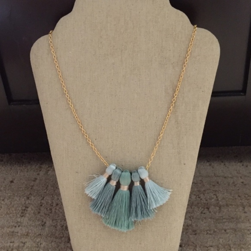Miss Ivy Pearl Tassel Necklace